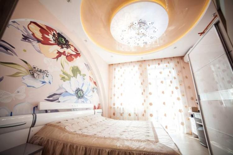 Eclairage décoratif - Eclairage et éclairage du plafond tendu dans la chambre