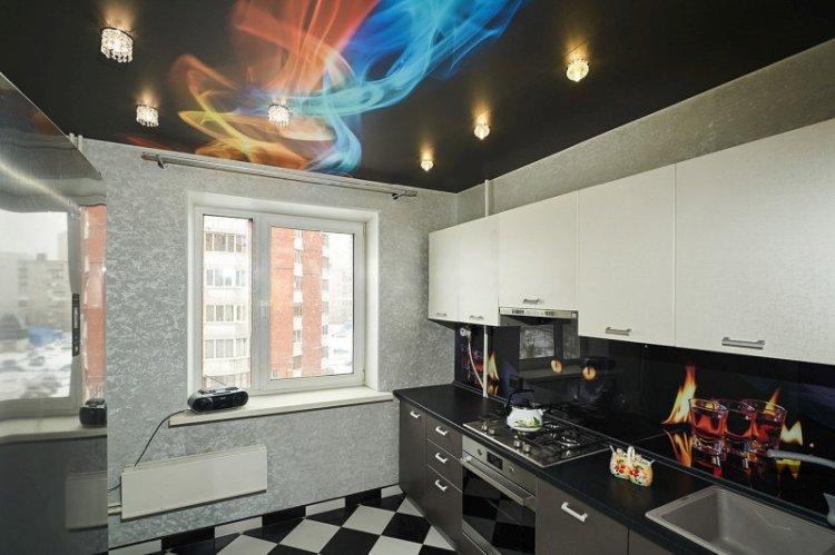 Plafonds tendus avec impression photo dans la cuisine