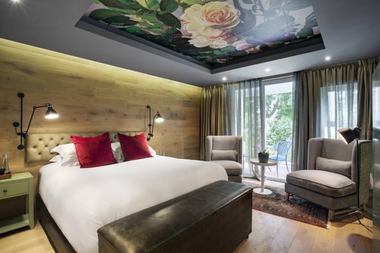 Plafonds tendus avec impression photo dans la chambre