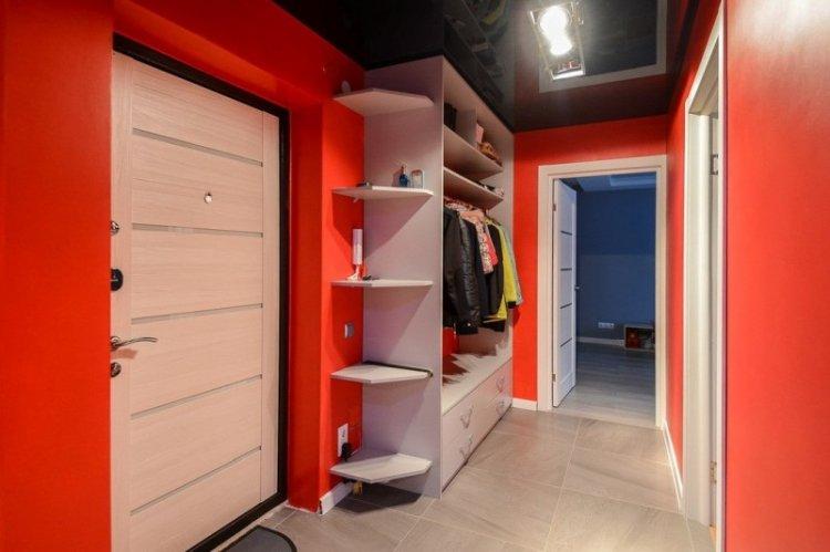 Plafond tendu dans un petit couloir