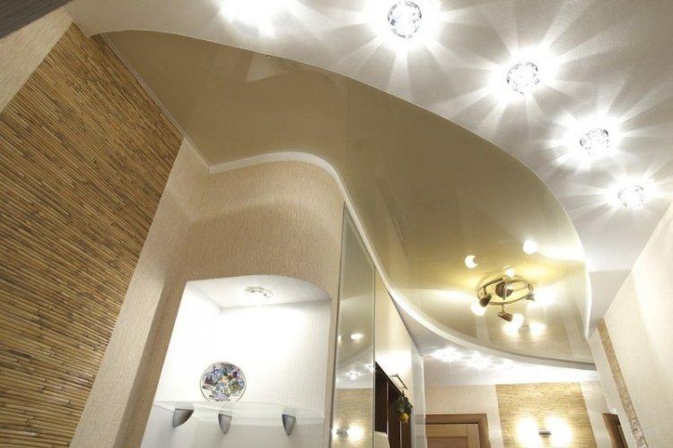 Plafond tendu dans un petit couloir