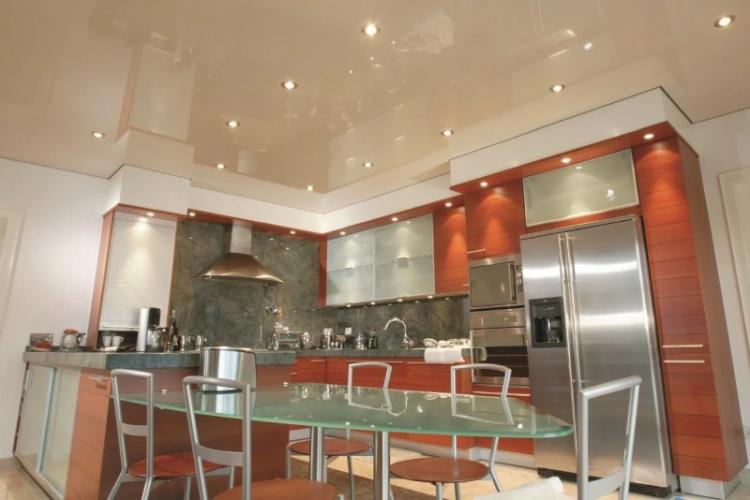 Plafond tendu dans la cuisine