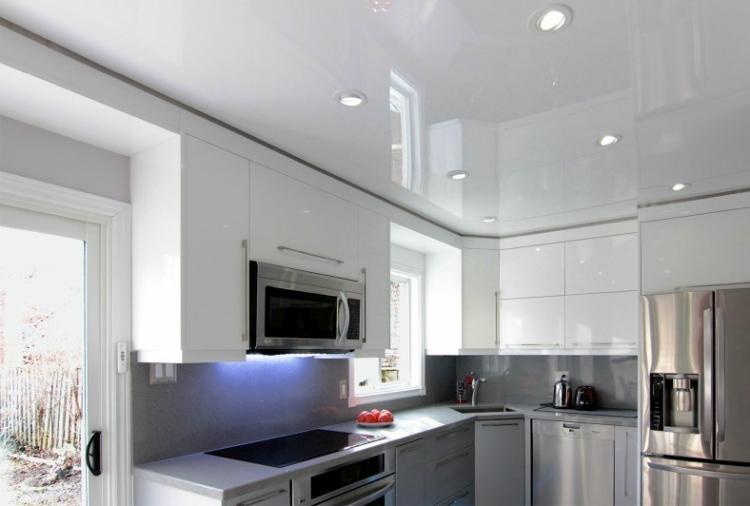 Plafond tendu dans la cuisine