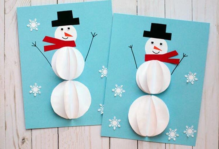 Carte avec un bonhomme de neige - Bricolage de Noël à la maternelle