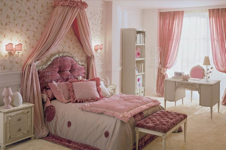 Papier peint pour une chambre d'enfant dans le style provençal