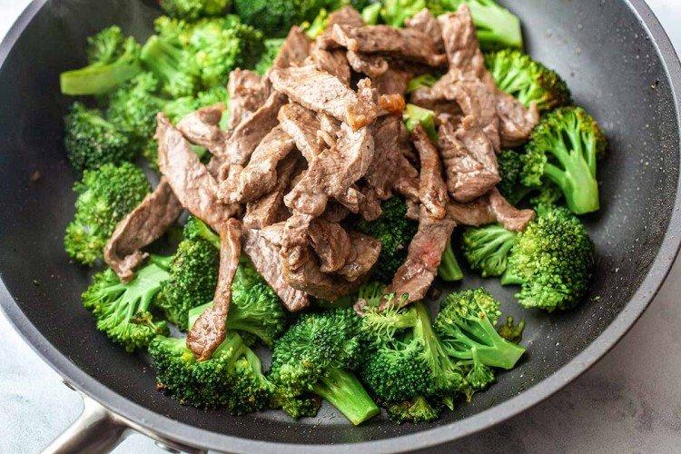 Boeuf aux brocolis à la sauce d'huîtres - De délicieuses recettes