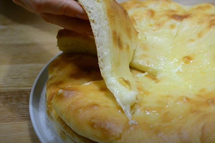 Tarte ossète au fromage et aux pommes de terre - une recette étape par étape avec une photo