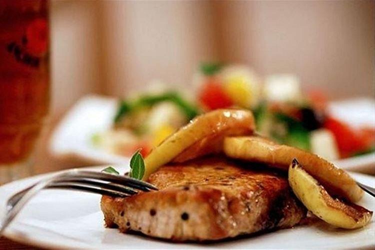 Côtelettes de porc aux pommes - recettes