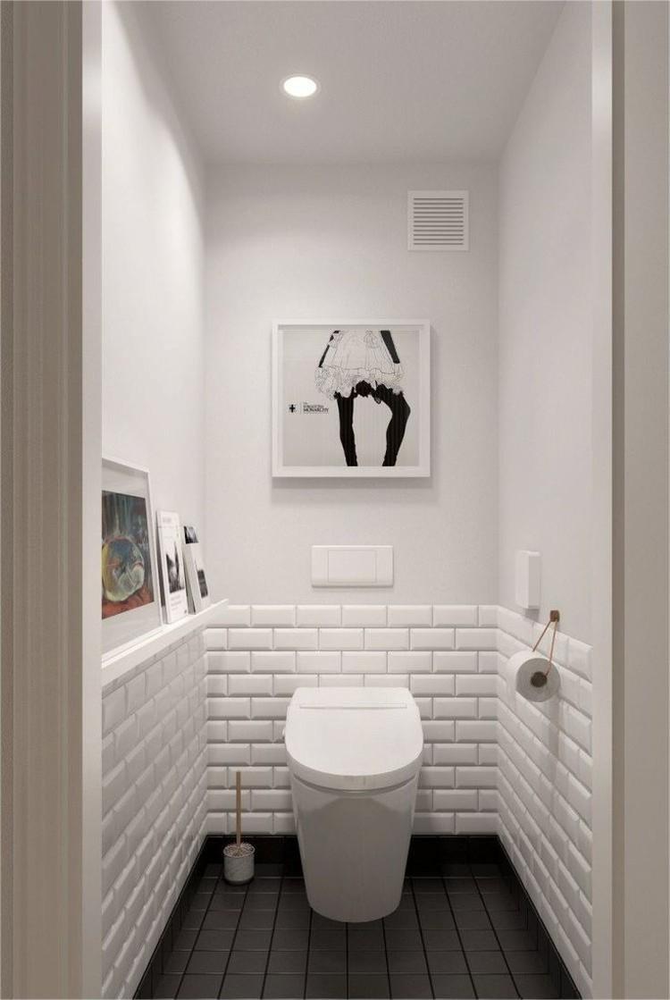 Peinture - décoration murale dans les toilettes