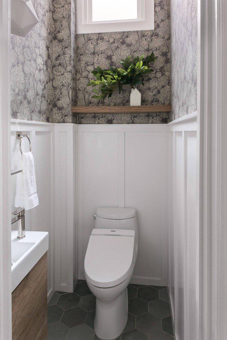 Panneaux en plastique - décoration murale dans les toilettes