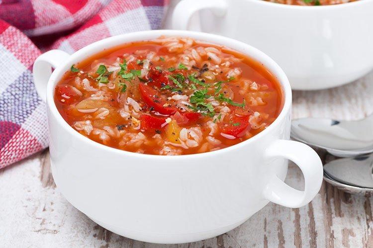 Soupe de tomates aux légumes - recettes