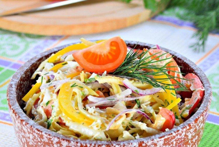 Salade de légumes aux nouilles aux œufs - recettes