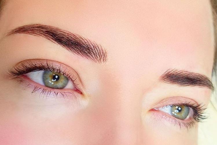 Technique capillaire - Maquillage permanent des sourcils