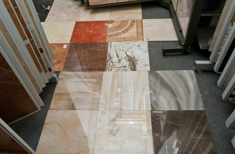 Comment choisir des carreaux de sol pour le couloir