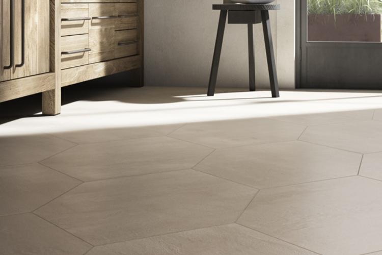 Monocottura et bicottura - Carrelage de sol dans le couloir