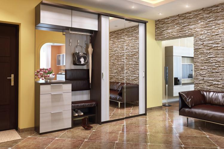 Carrelage dans le couloir - photo