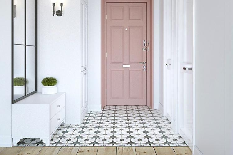 Carrelage dans le couloir - photo