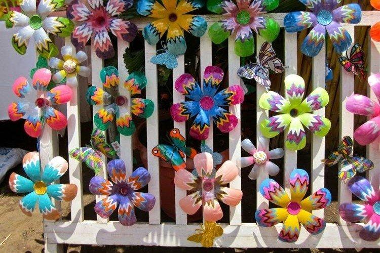 Fleurs et animaux à partir de bouteilles en plastique - Bricolage pour un chalet d'été et un jardin
