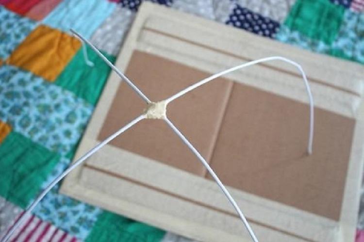 Maison pour un chat à partir de vieux T-shirts - Artisanat de vieilles choses avec vos propres mains