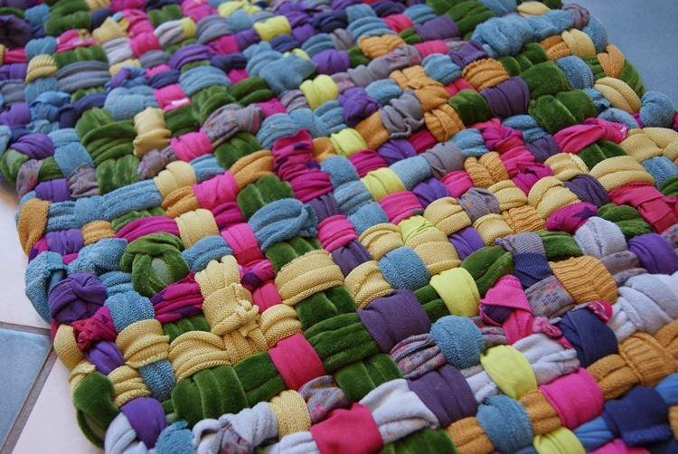 Tapis de vieux vêtements - Bricolage à partir de toutes sortes de choses