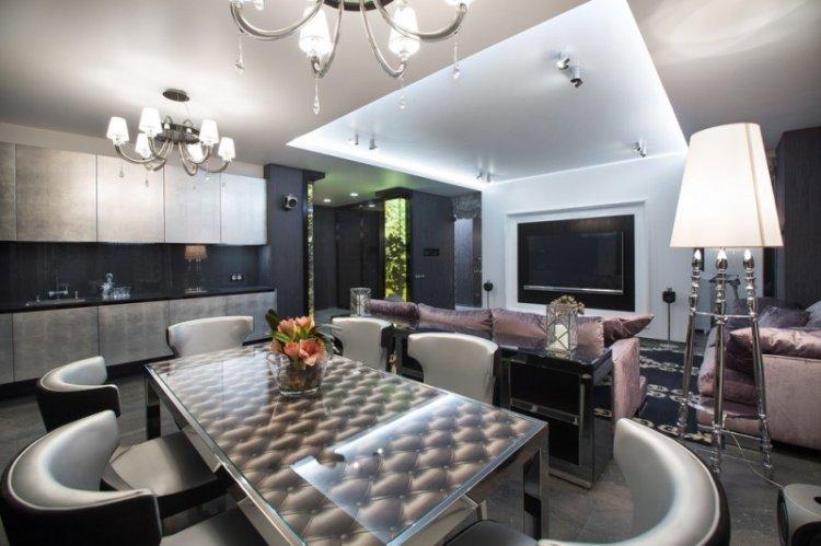 Plafonds en plaques de plâtre éclairés dans le hall (salon)