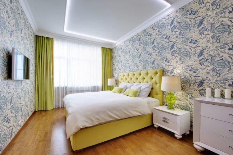 Plafonds en plaques de plâtre éclairés dans la chambre