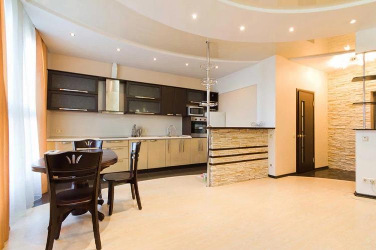 Plafond en plaques de plâtre dans la cuisine - idées de design photo