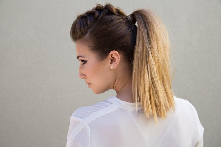 Queue de cheval haute avec une tresse volumineuse - Coiffures pour cheveux longs pour tous les jours