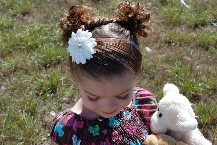 Fluffy Ponytails - Styles de cheveux moyens pour les filles