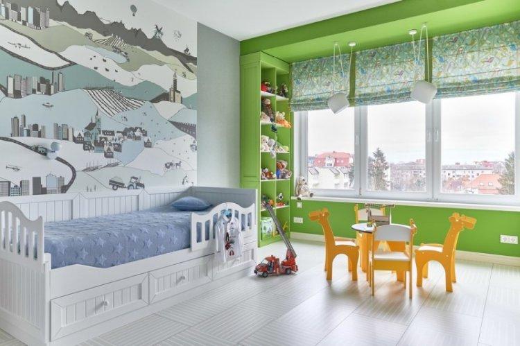 Stores romains dans la chambre des enfants - photo de design d'intérieur
