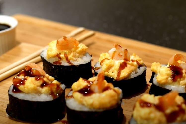 Petits pains au four à la maison - une recette étape par étape avec une photo