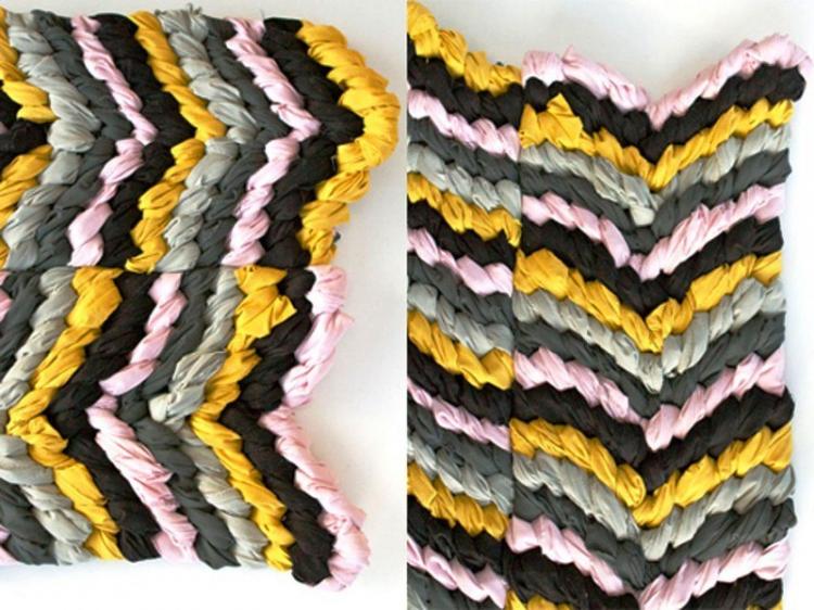 Tapis dans le couloir de vieux vêtements - Travaux d'aiguille pour la maison