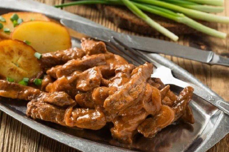Boeuf stroganoff - Recettes de plats nationaux russes