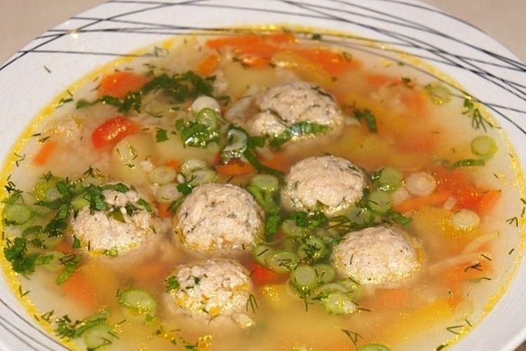 Soupe de poisson aux boulettes de saumon rose en conserve - recettes