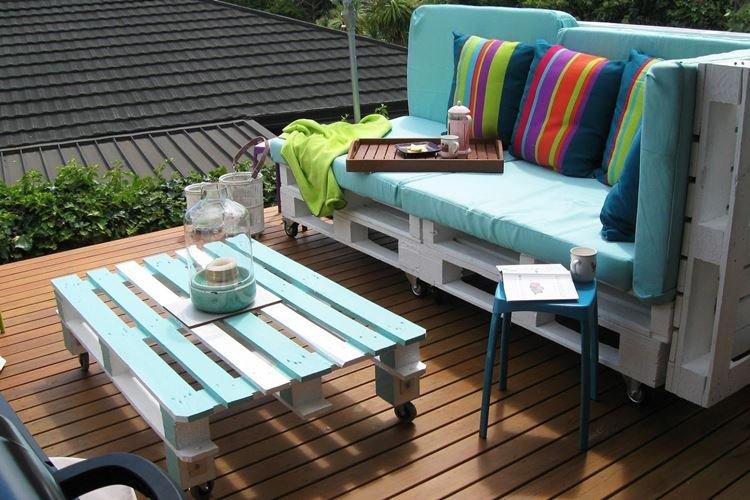 Table de jardin - Mobilier de jardin en palettes pour une résidence d'été photo