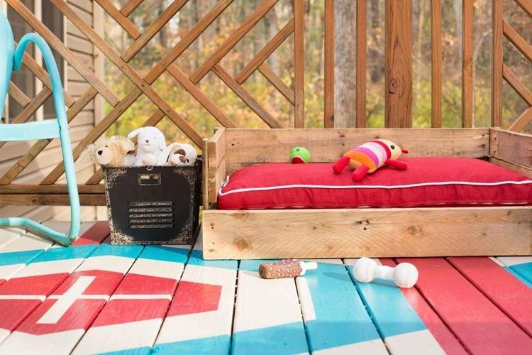 Lit pour chien - Mobilier de jardin en palettes pour donner une photo