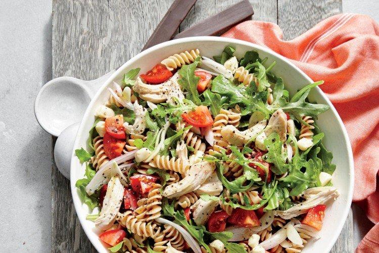 Salade de pâtes et poulet fumé - recettes
