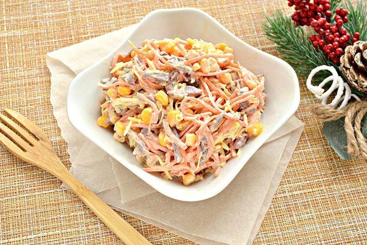 Salade coréenne de carottes, poulet et croûtons - recettes