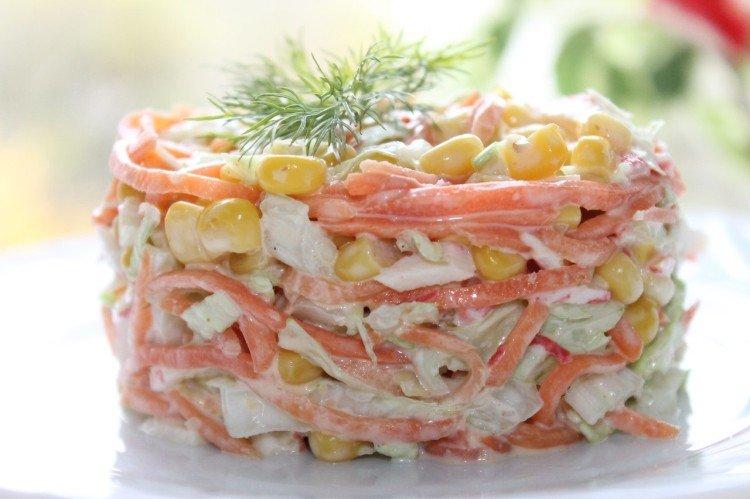 Salade de bâtonnets de crabe, chou et carottes coréennes - recettes
