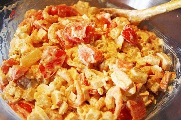Salade aux bâtonnets de crabe, tomates et pommes de terre - recettes