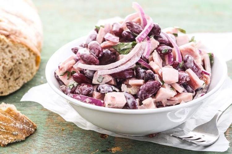 Salade de saucisses fumées et haricots - recettes