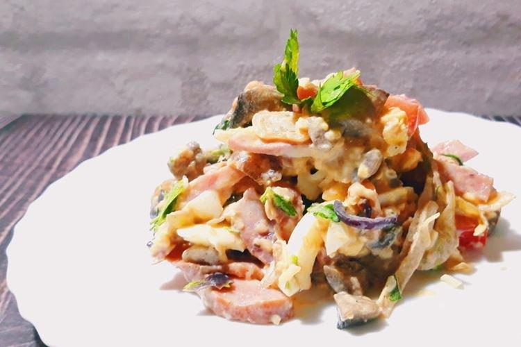 Salade de saucisses fumées et champignons - recettes