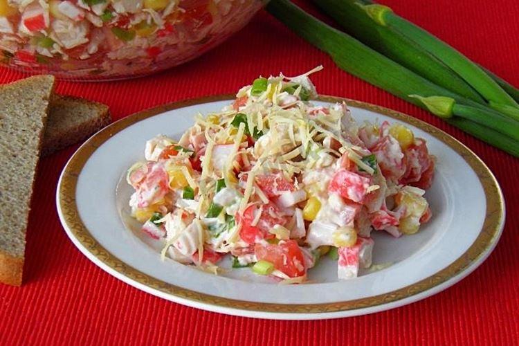 Bâtonnets de crabe Salade de maïs et poulet - Recettes
