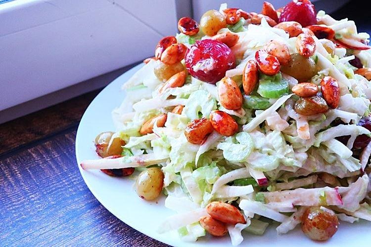 Salade de céleri et raisin - Salades mayonnaises pour les recettes du Nouvel An 2021