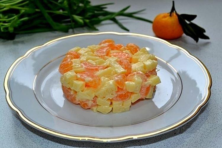 Salade d'ail aux mandarines - Salades à la mayonnaise pour les recettes du Nouvel An 2021