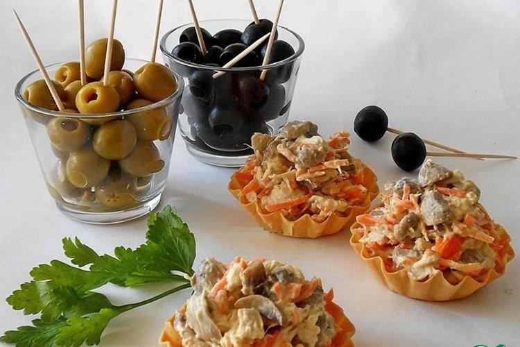 Salade de champignons au poulet et mayonnaise - Recettes de salades avec mayonnaise