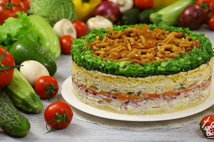 Salade étagée Polyana - Recettes de salades avec mayonnaise