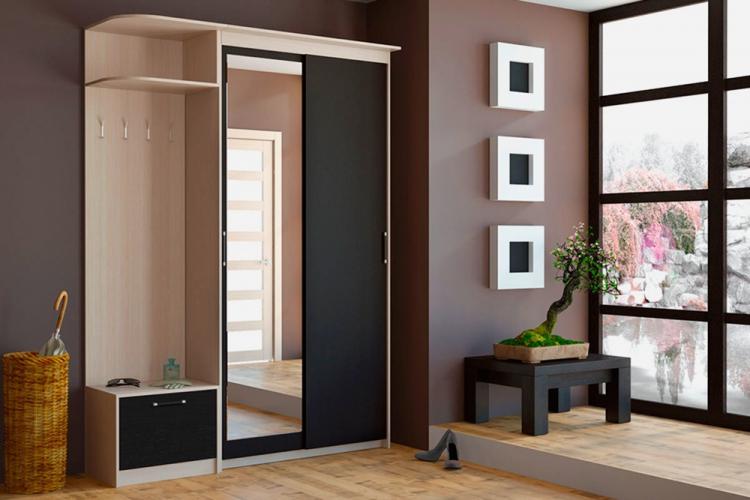 Armoire coulissante dans le couloir - modèles et photos