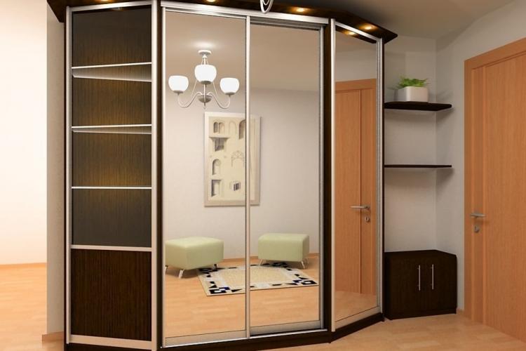 Armoire coulissante dans le couloir - modèles et photos