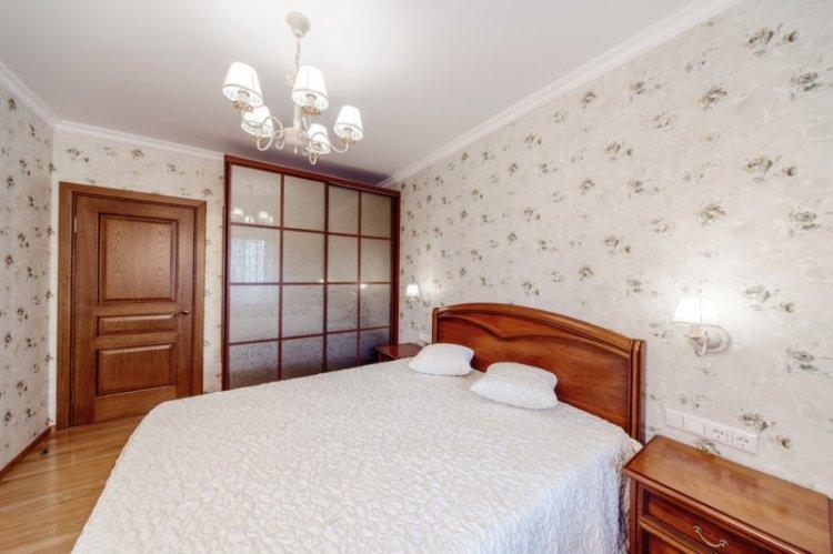 Armoire coulissante dans la chambre - modèles et photos